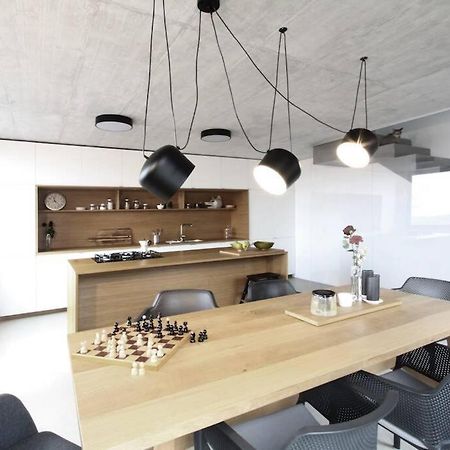 Вилла Contemporary House Padna Сечовле Экстерьер фото
